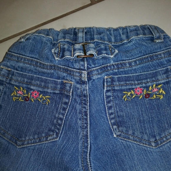 Adorable Gap Jeans with Floral embroidery! - Picture 6 of 8